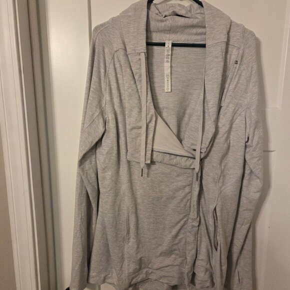 Lululemon Coast Easy Wrap size 8 - Picture 2 of 6